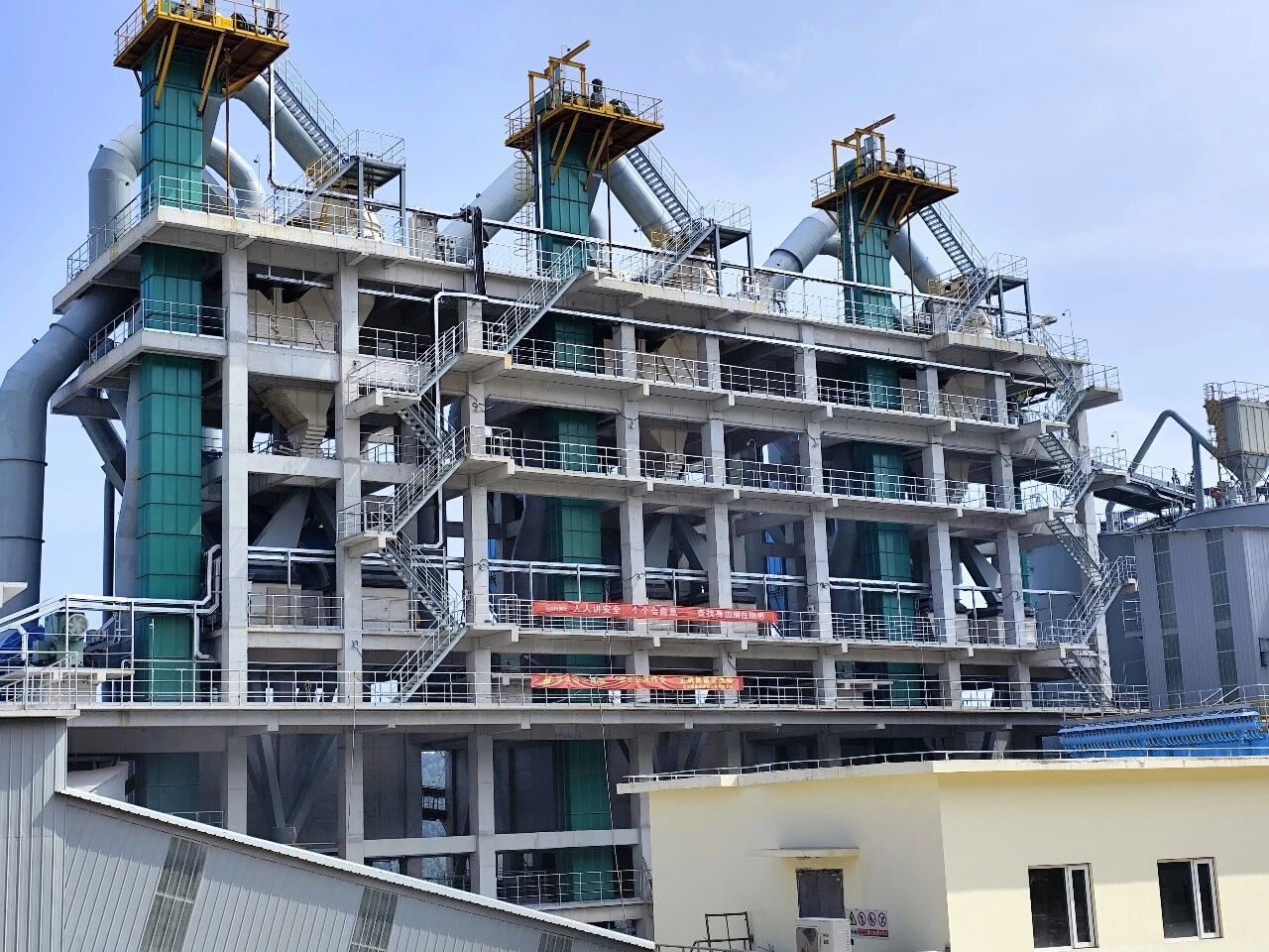 “整形”大师再出手！山美VC788立破助力东方希望三期打造精品骨料